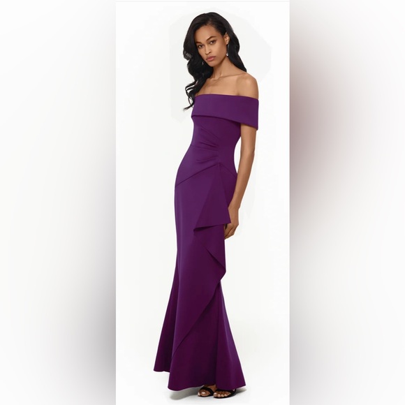 NWT XSCAPE Scuba Crepe Long Off the Shoulder Gown. - Picture 2 of 6